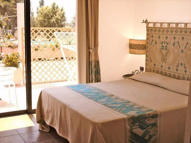 Altura Hotell Villasimius